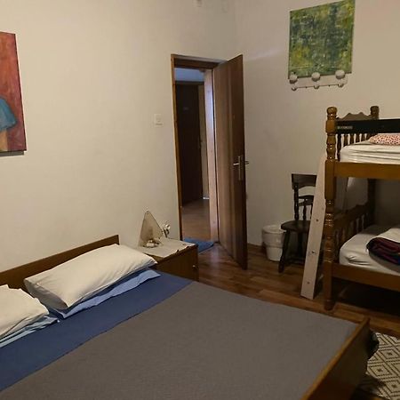 Hostel-Sezanalokev B&B Dış mekan fotoğraf