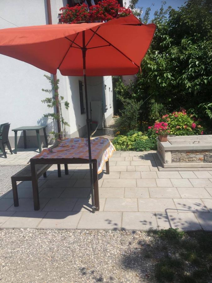Hostel-Sezanalokev B&B Dış mekan fotoğraf