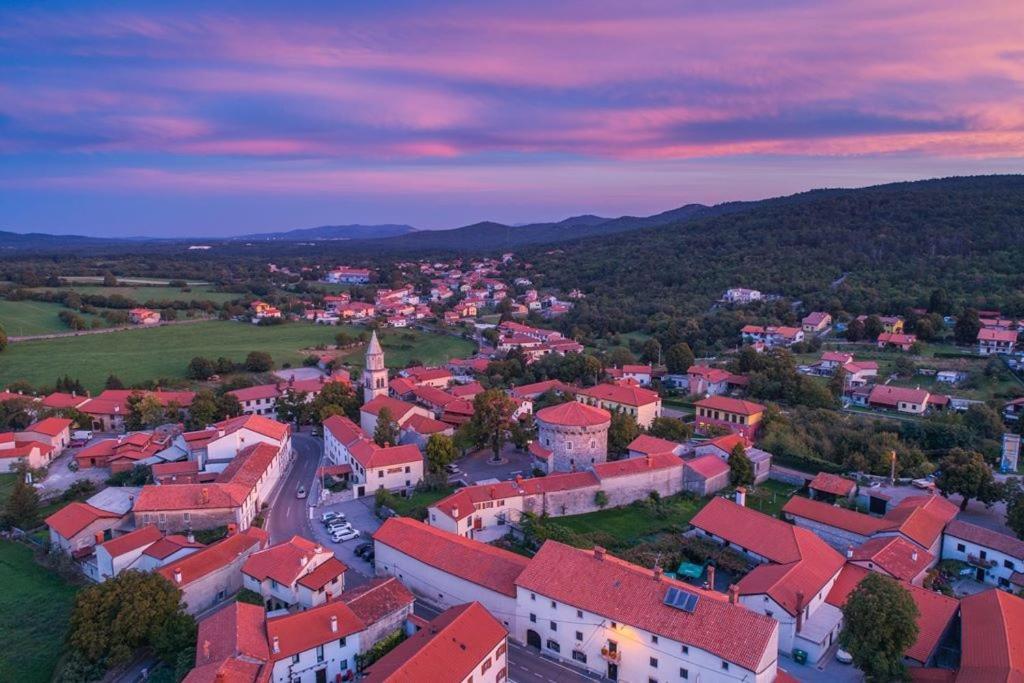 Hostel-Sezanalokev B&B Dış mekan fotoğraf