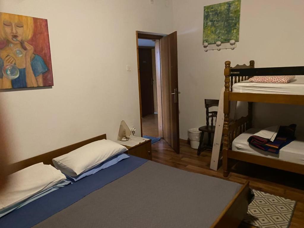 Hostel-Sezanalokev B&B Dış mekan fotoğraf