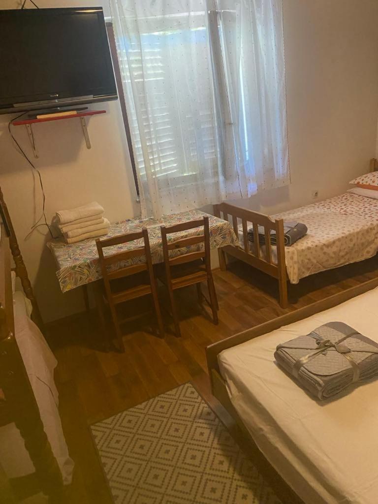 Hostel-Sezanalokev B&B Dış mekan fotoğraf
